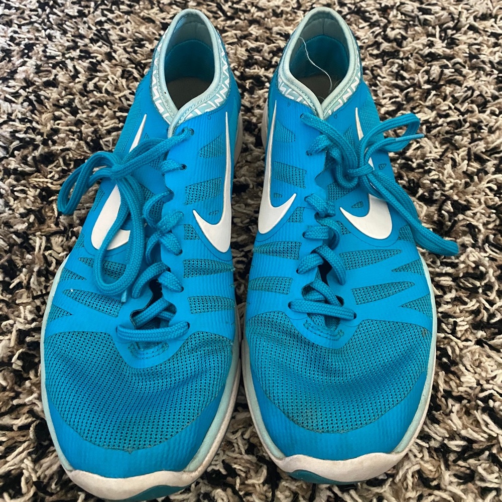 Slightly used Nike shoes